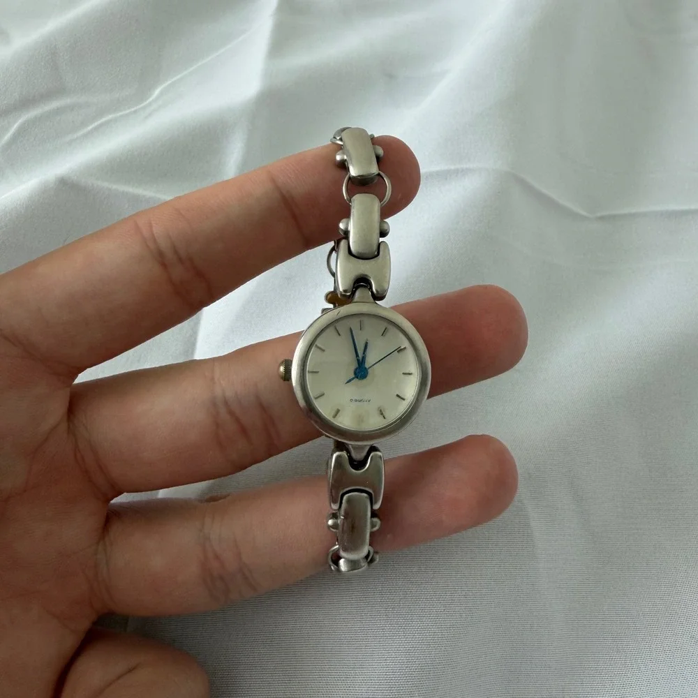 Geneva Womens Silver Tone Link Bracelet Watch Round Face Blue Hands